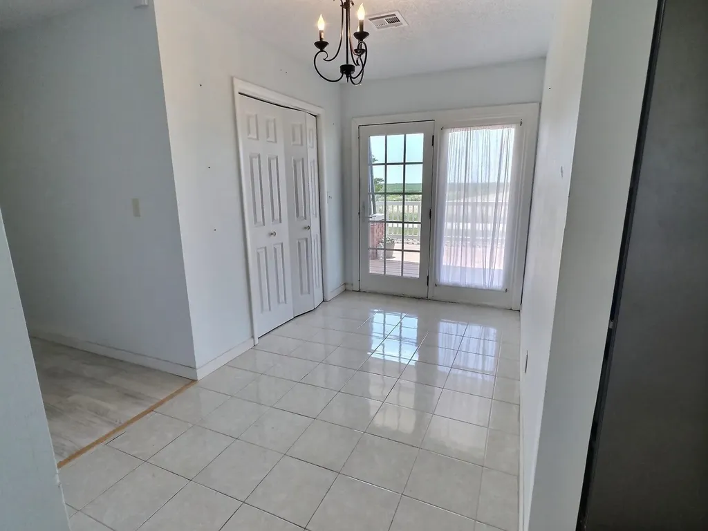 196 E 50th Street S Wellington KS 67152