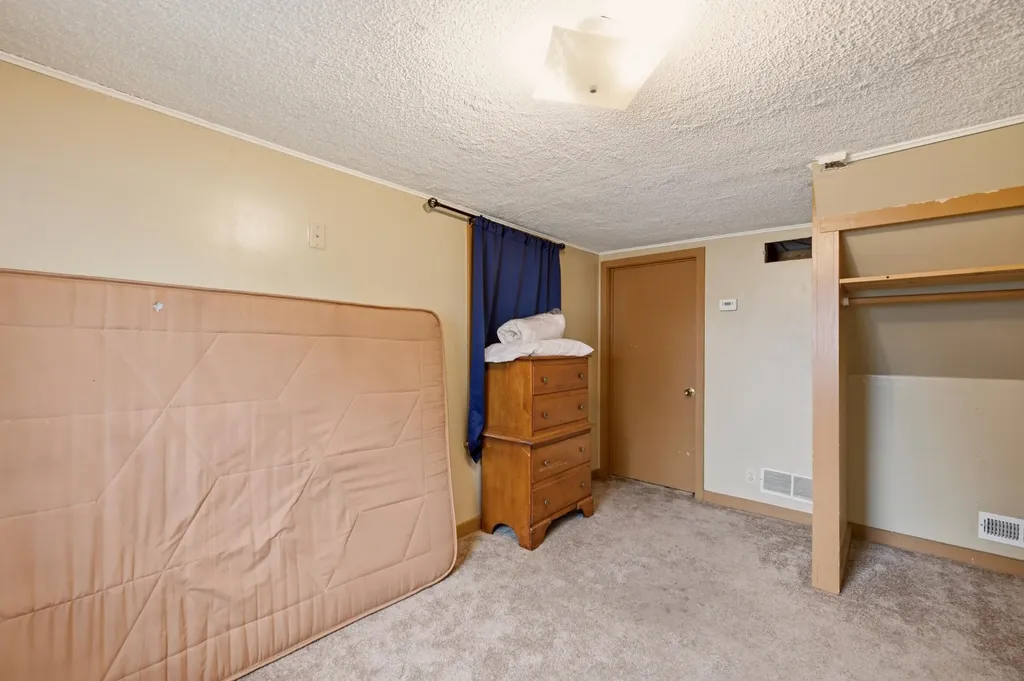 828 W Irving Avenue Wichita KS 67213