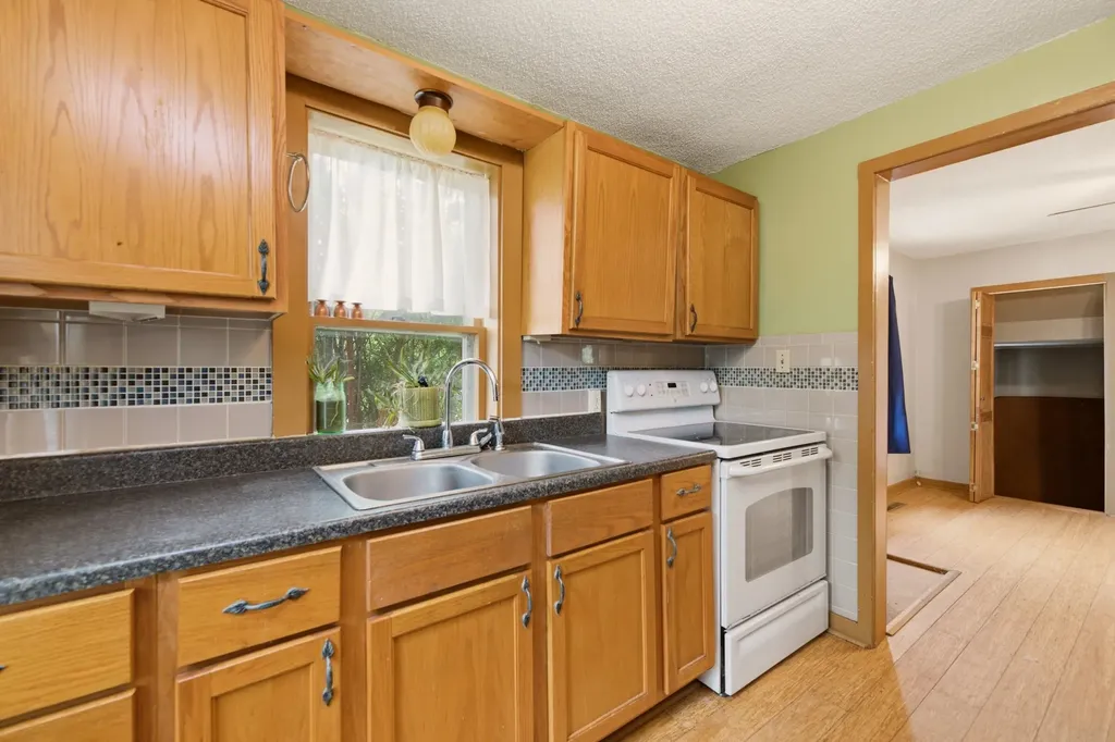 828 W Irving Avenue Wichita KS 67213