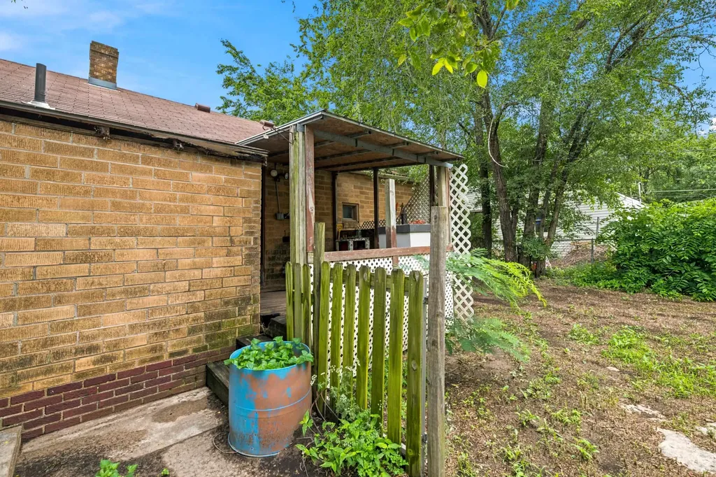 828 W Irving Avenue Wichita KS 67213