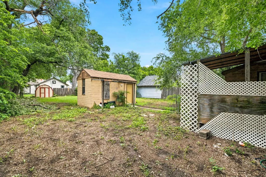 828 W Irving Avenue Wichita KS 67213