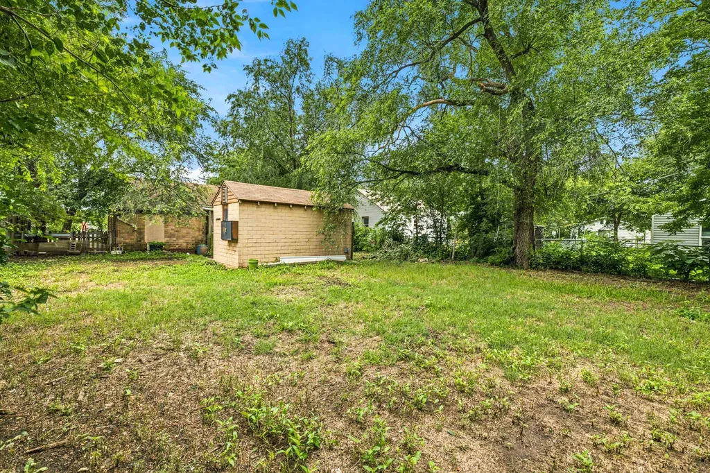 828 W Irving Avenue Wichita KS 67213