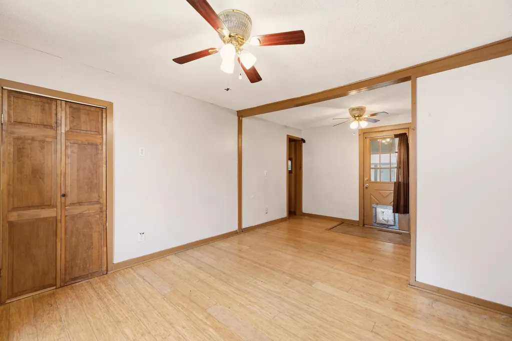 828 W Irving Avenue Wichita KS 67213