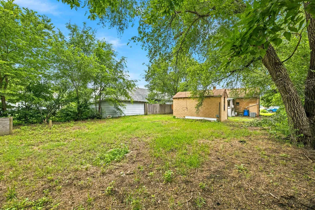 828 W Irving Avenue Wichita KS 67213
