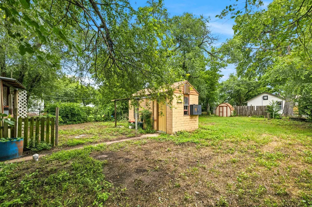 828 W Irving Avenue Wichita KS 67213