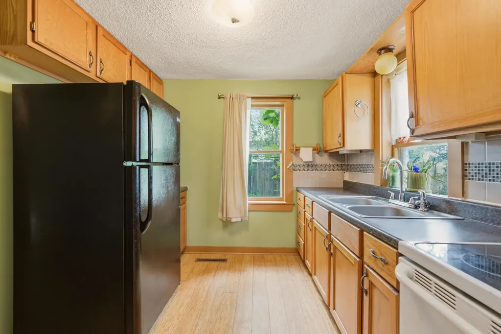 828 W Irving Avenue Wichita KS 67213