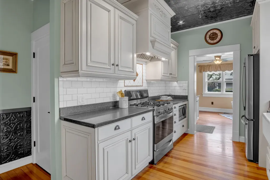 400 E 3rd Newton KS 67114