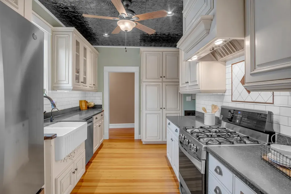 400 E 3rd Newton KS 67114