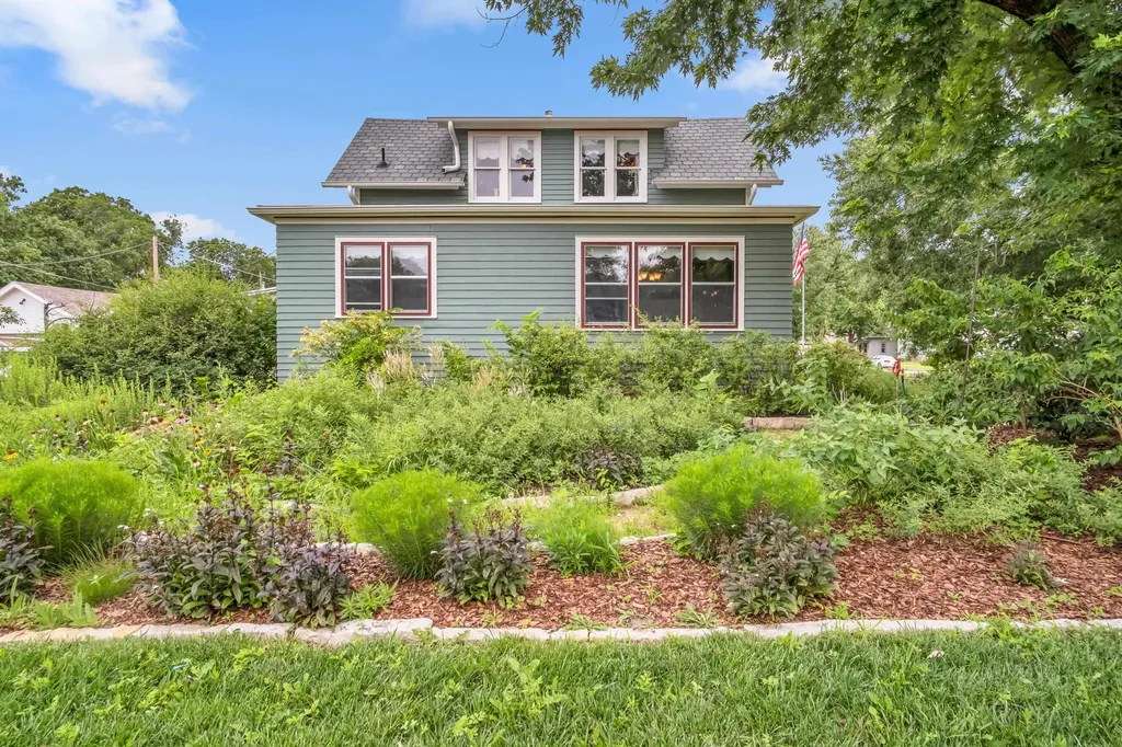 400 E 3rd Newton KS 67114