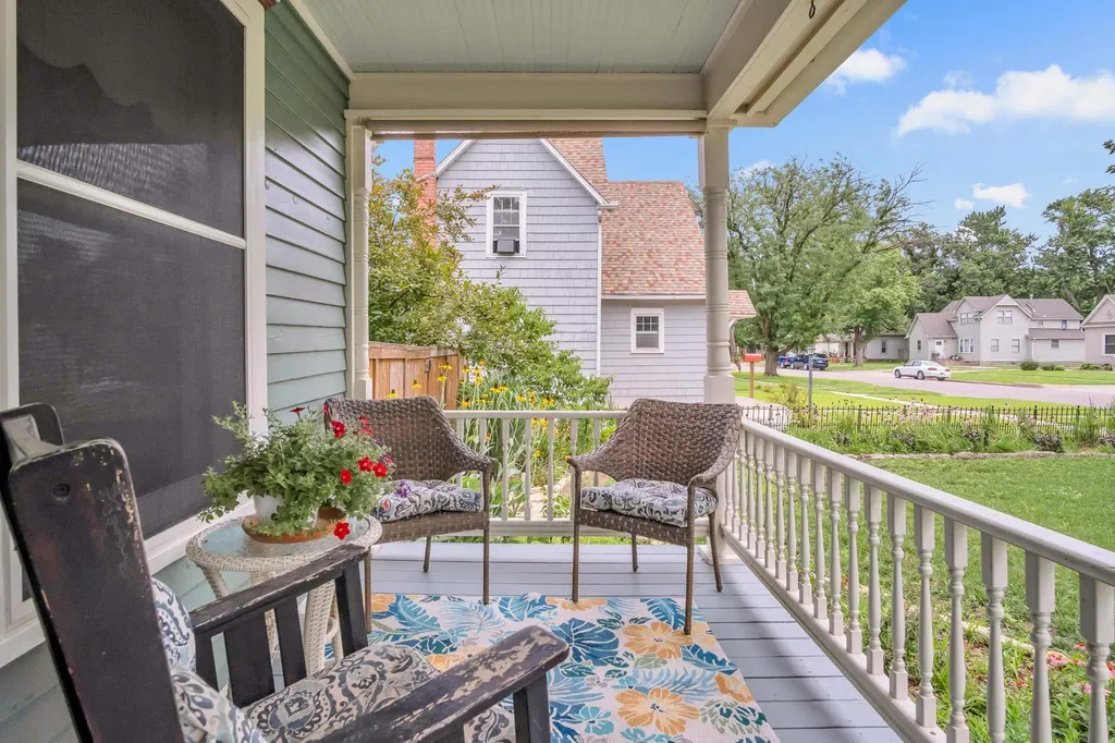400 E 3rd Newton KS 67114