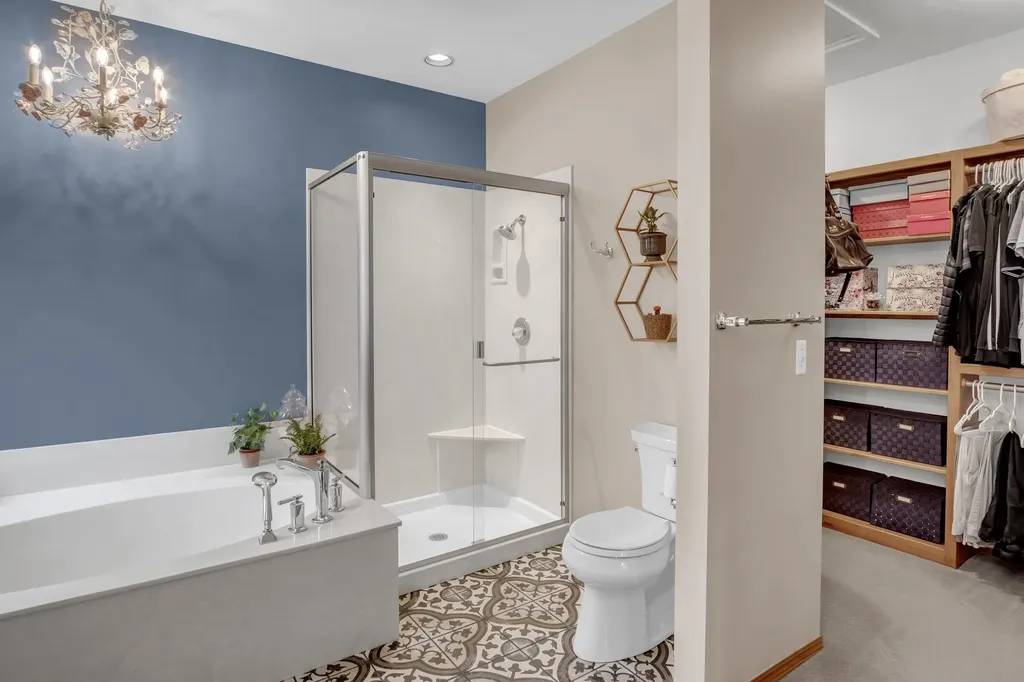 1039 N Post Oak Road Wichita KS 67206