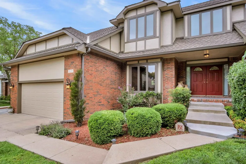 1039 N Post Oak Road Wichita KS 67206
