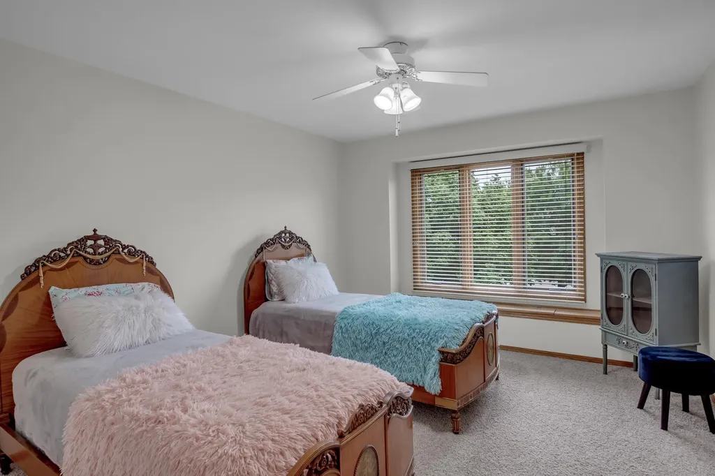 1039 N Post Oak Road Wichita KS 67206