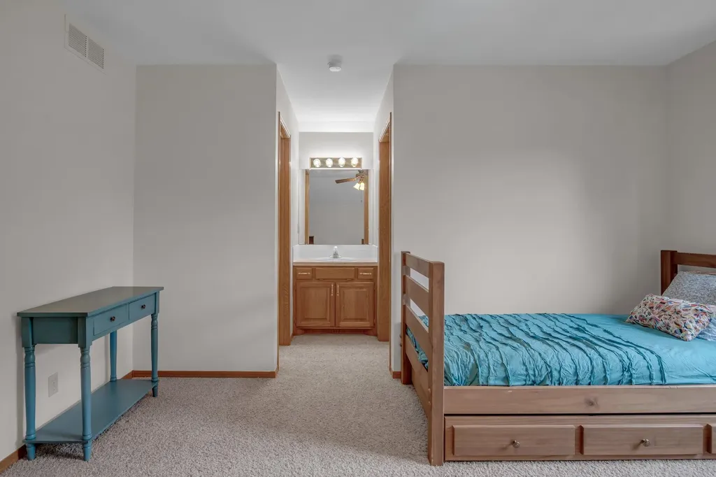 1039 N Post Oak Road Wichita KS 67206