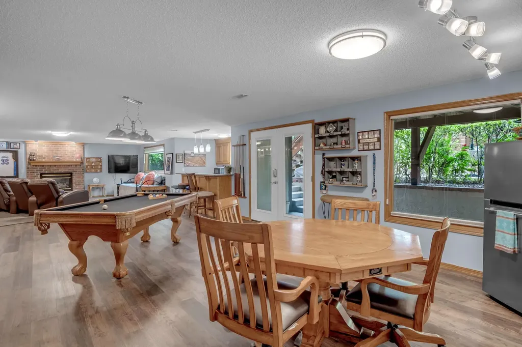 1039 N Post Oak Road Wichita KS 67206
