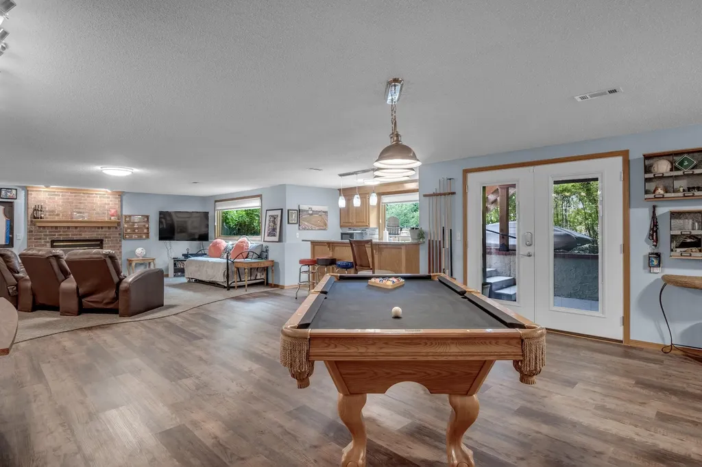 1039 N Post Oak Road Wichita KS 67206
