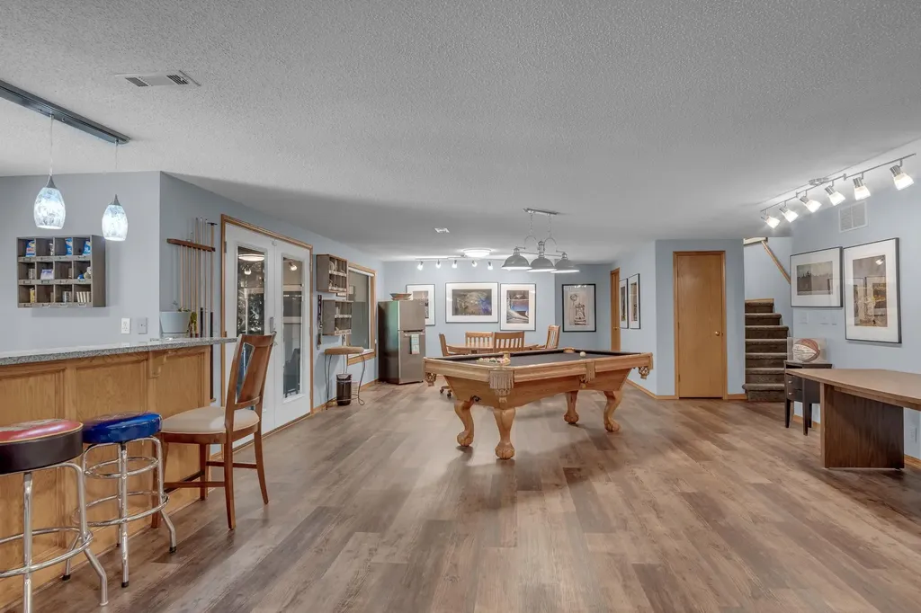 1039 N Post Oak Road Wichita KS 67206