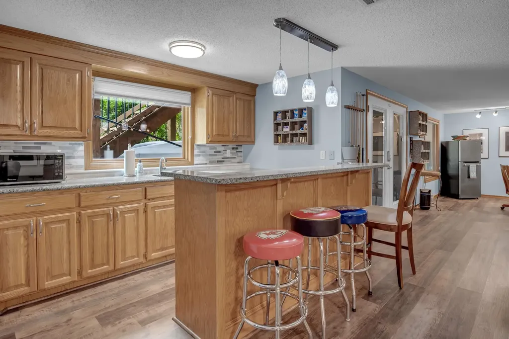 1039 N Post Oak Road Wichita KS 67206