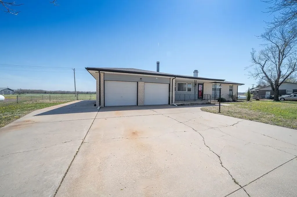 1902 Marksdale Avenue Goddard KS 67052