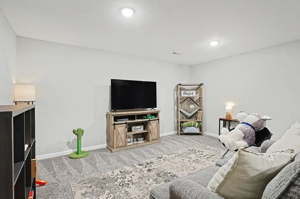 881 N Cloverleaf Goddard KS 67052