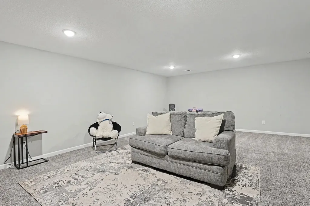 881 N Cloverleaf Goddard KS 67052