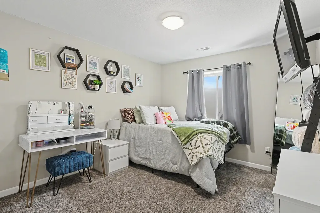 881 N Cloverleaf Goddard KS 67052