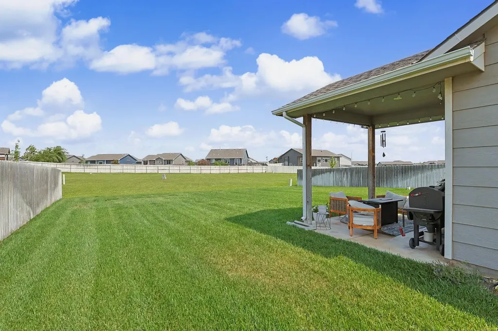 881 N Cloverleaf Goddard KS 67052