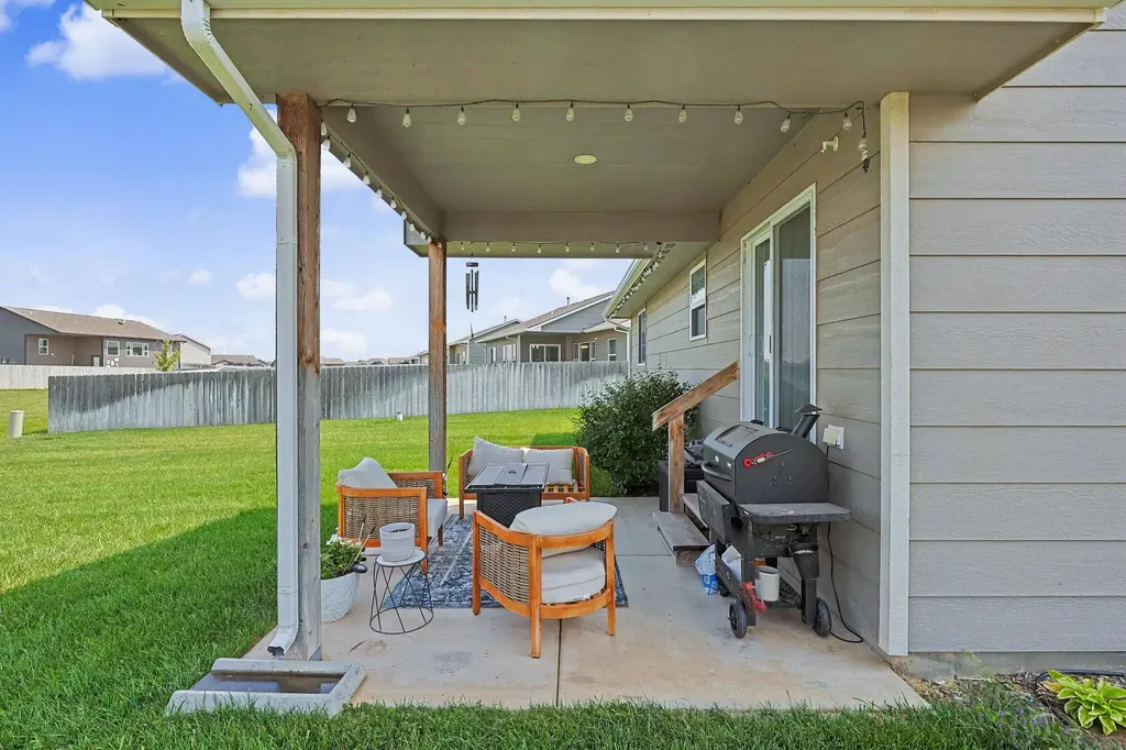 881 N Cloverleaf Goddard KS 67052