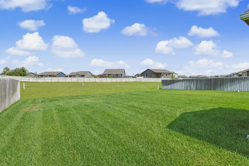 881 N Cloverleaf Goddard KS 67052