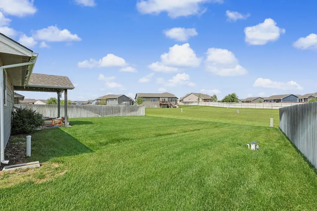 881 N Cloverleaf Goddard KS 67052