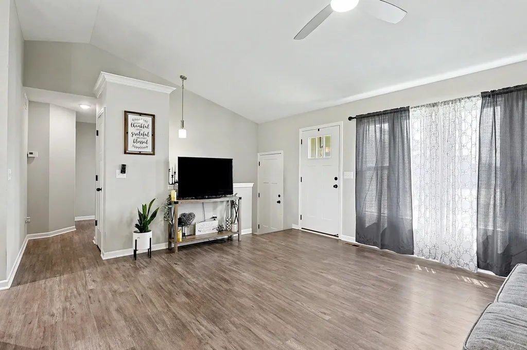 881 N Cloverleaf Goddard KS 67052