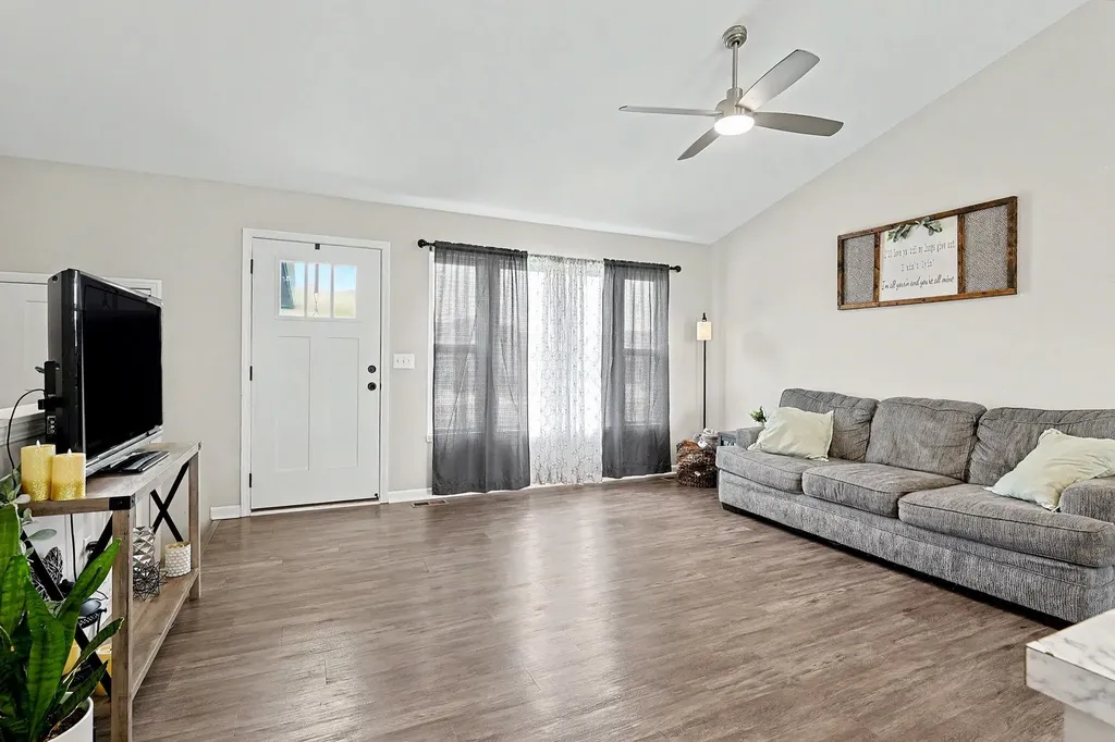 881 N Cloverleaf Goddard KS 67052