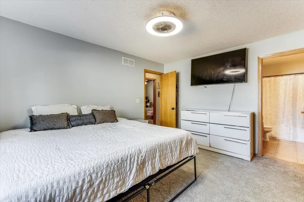 2049 S Crestline Court Wichita KS 67209