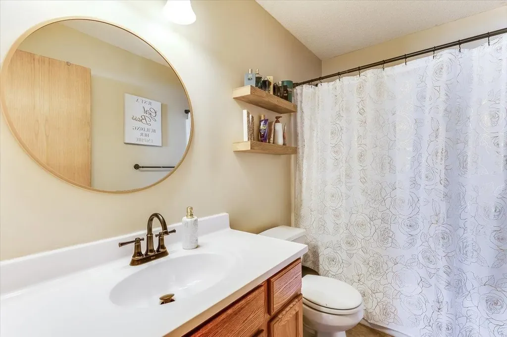 2049 S Crestline Court Wichita KS 67209