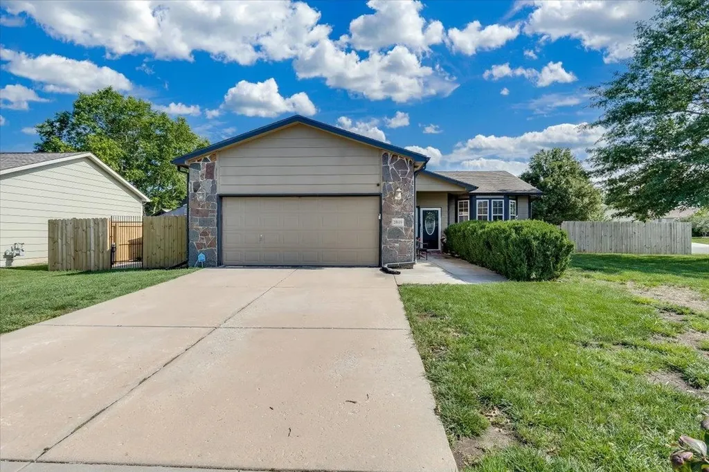 2049 S Crestline Court Wichita KS 67209