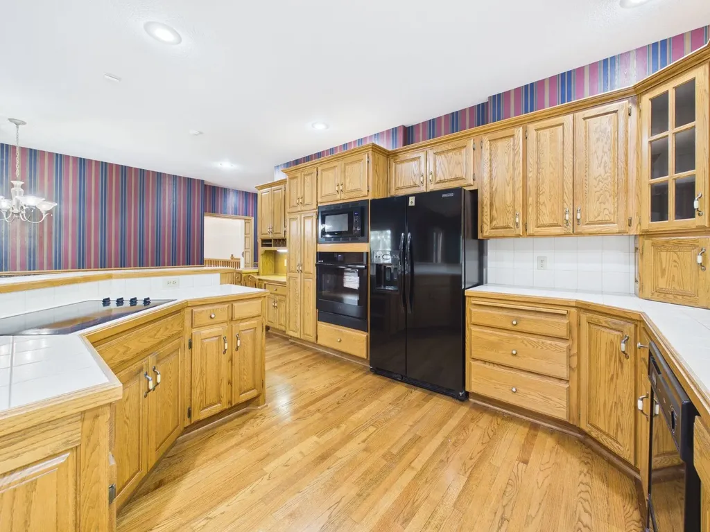 939 N Woodridge Court Wichita KS 67206