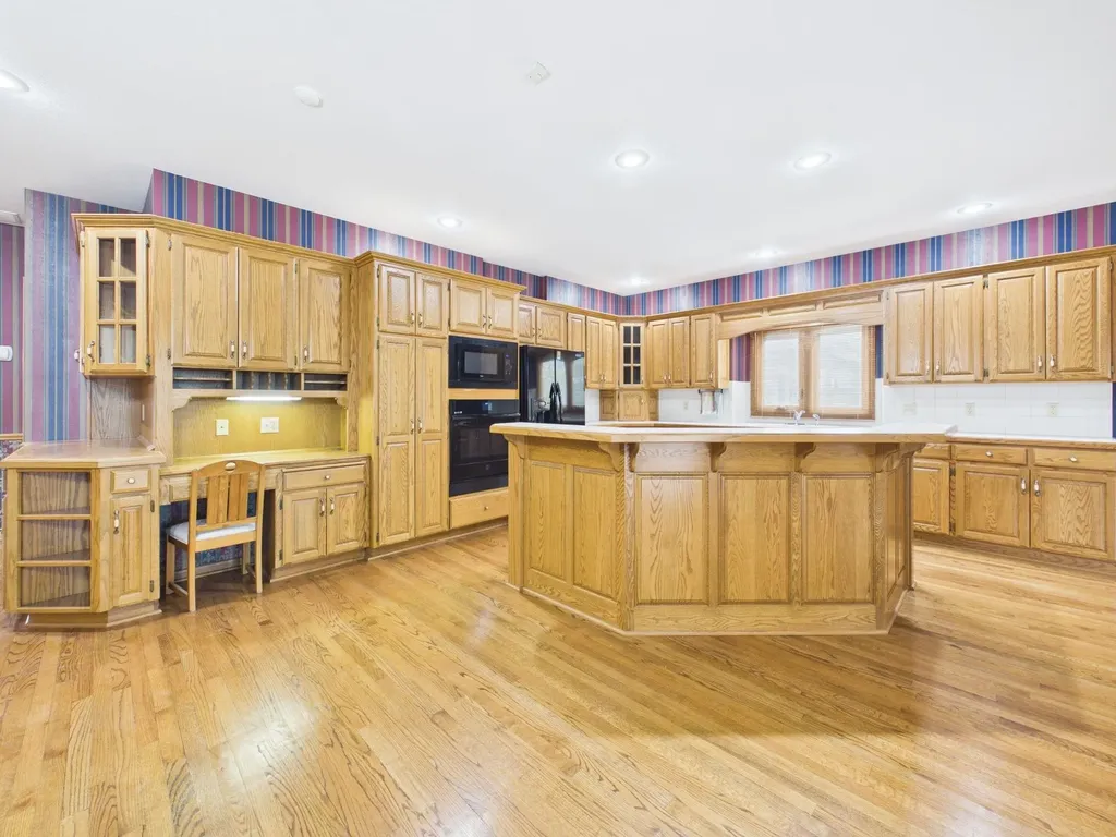 939 N Woodridge Court Wichita KS 67206