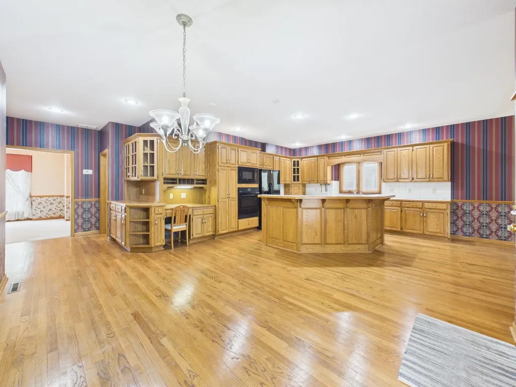 939 N Woodridge Court Wichita KS 67206