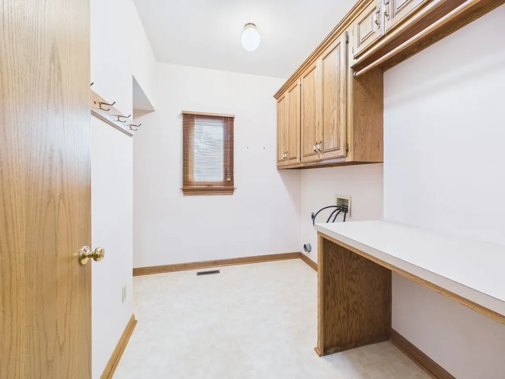 939 N Woodridge Court Wichita KS 67206