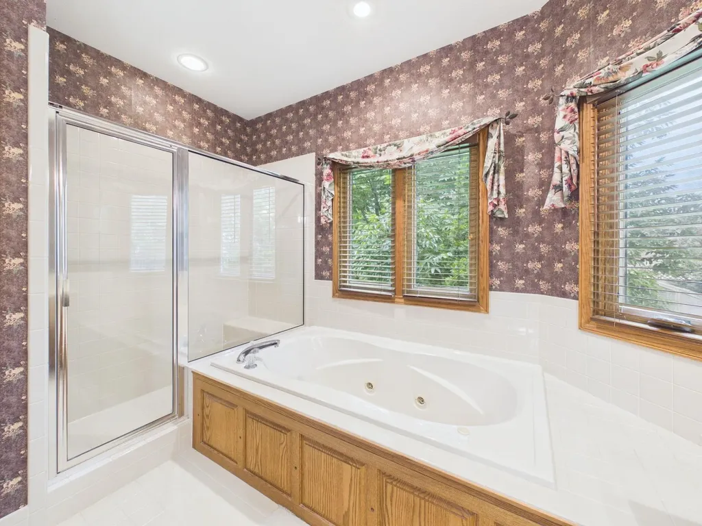939 N Woodridge Court Wichita KS 67206