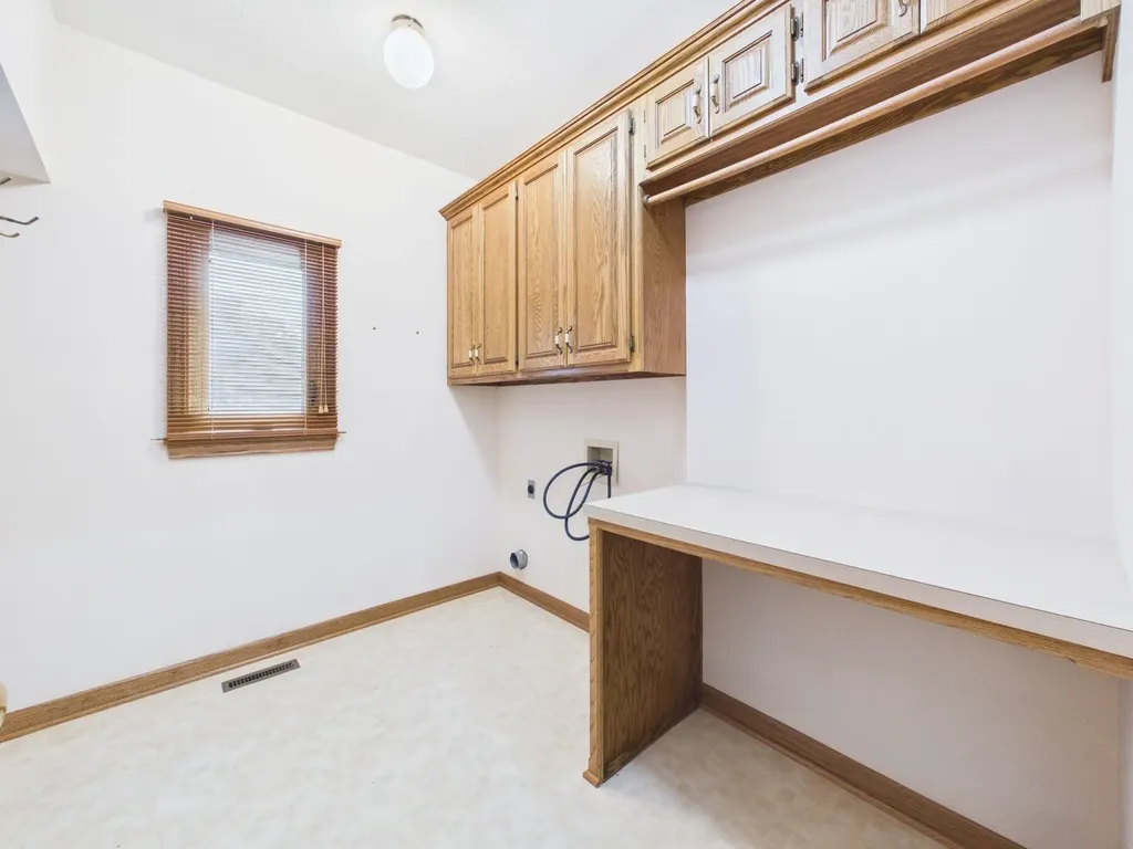939 N Woodridge Court Wichita KS 67206