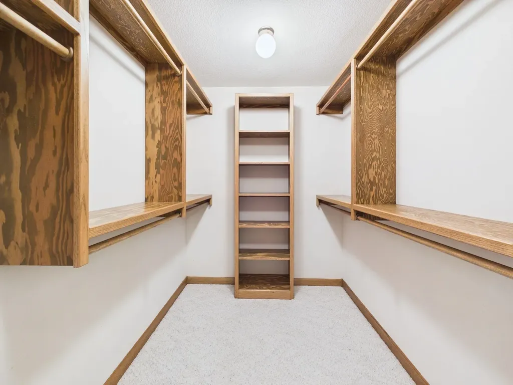 939 N Woodridge Court Wichita KS 67206
