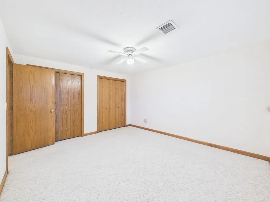 939 N Woodridge Court Wichita KS 67206