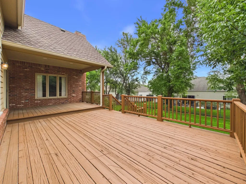 939 N Woodridge Court Wichita KS 67206