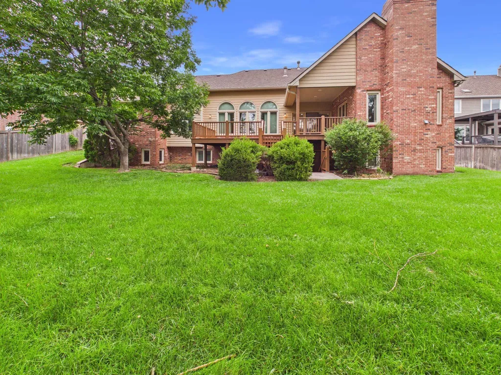 939 N Woodridge Court Wichita KS 67206