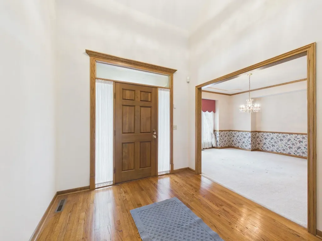 939 N Woodridge Court Wichita KS 67206