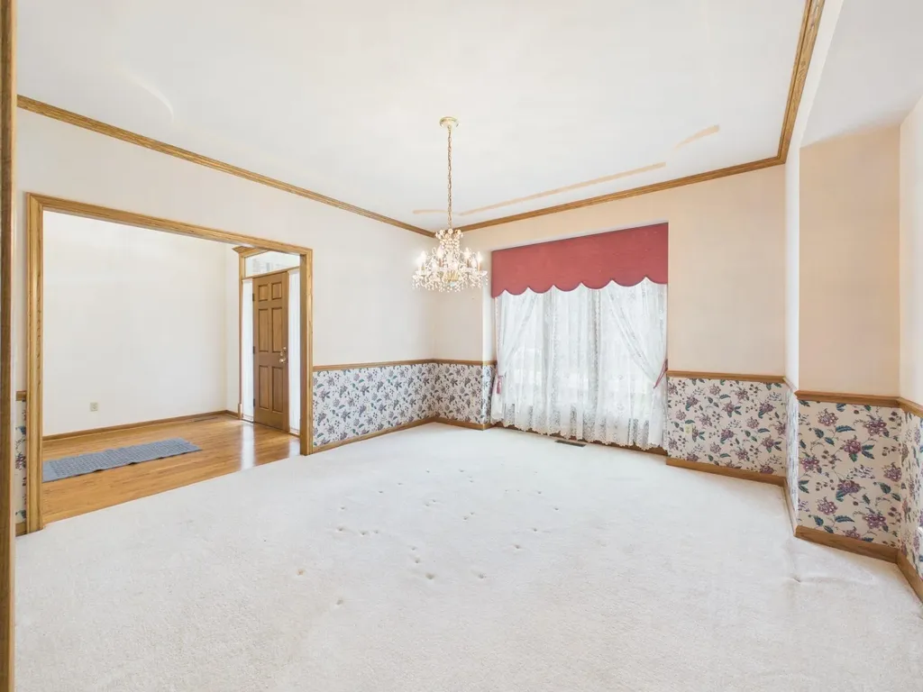 939 N Woodridge Court Wichita KS 67206