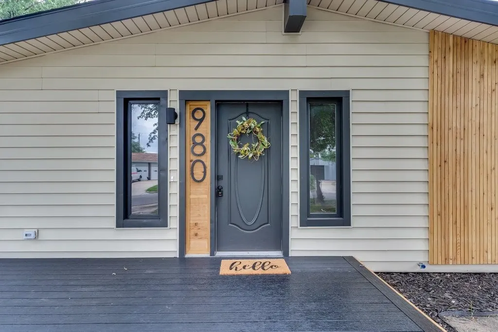 980 N Brownthrush Lane Wichita KS 67212