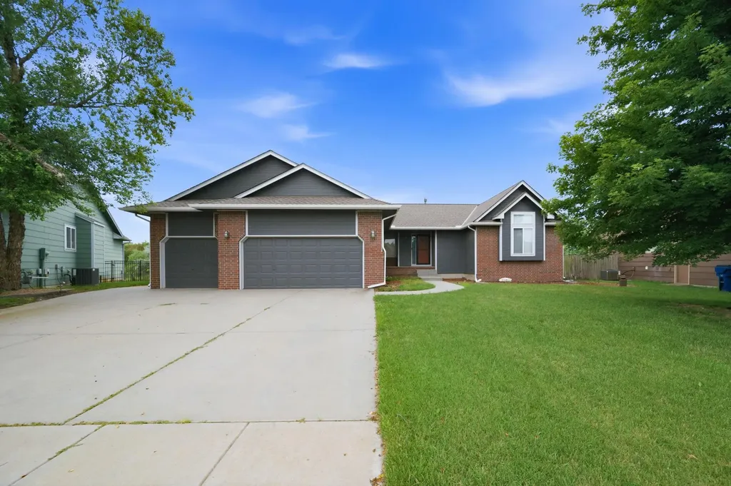 715 E Rolling View Drive Park City KS 67147