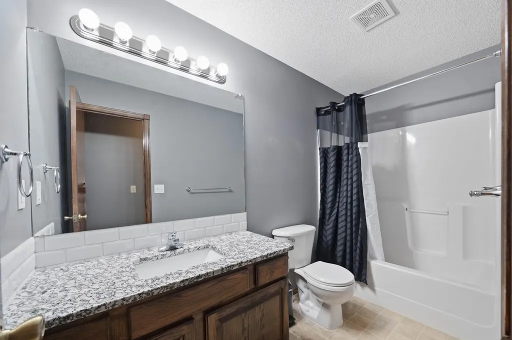 715 E Rolling View Drive Park City KS 67147
